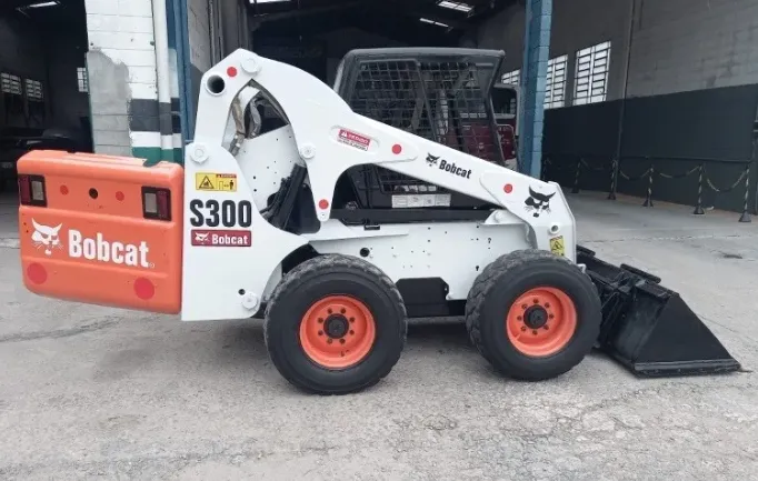 Bob Cat S-300 ano 2015