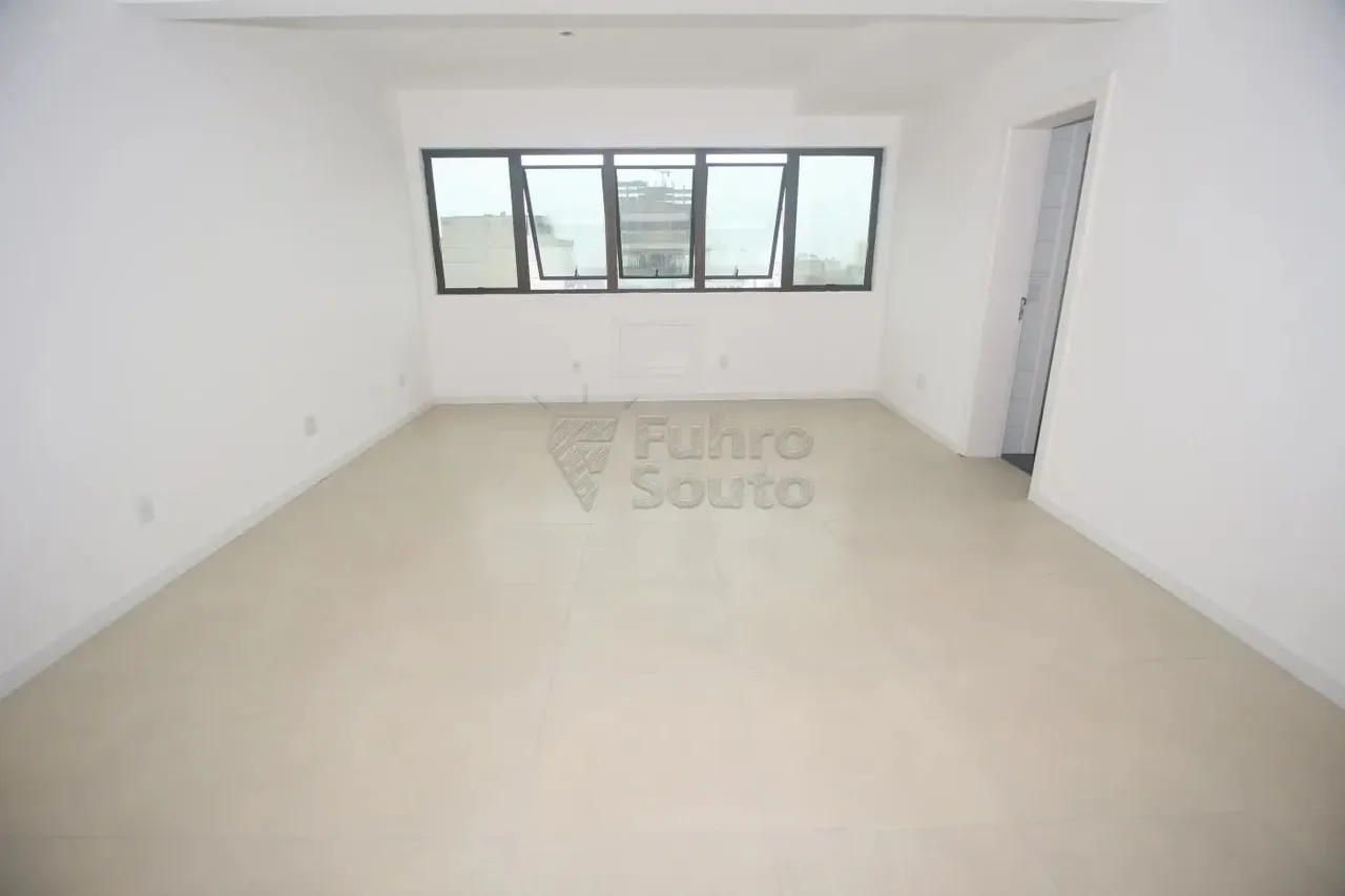 Sala Comercial Exclusiva no Coração de Pelotas!