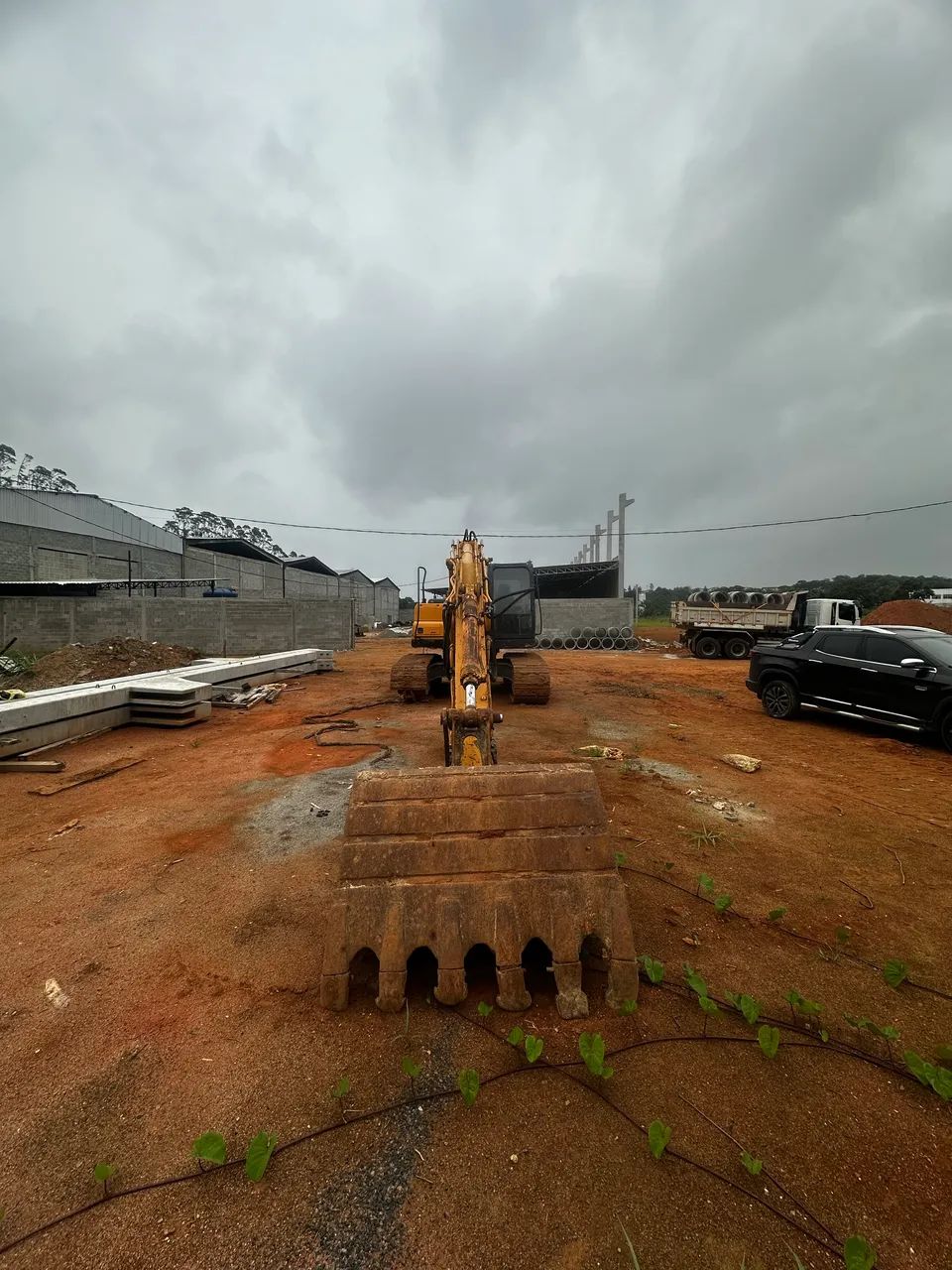 ESCAVADEIRA HIDRÁULICA HYUNDAI 210LC7  2011