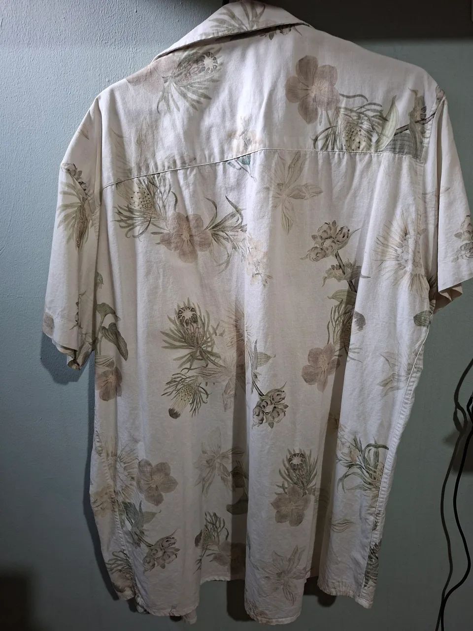 Blusão branco com floral - Foto 4