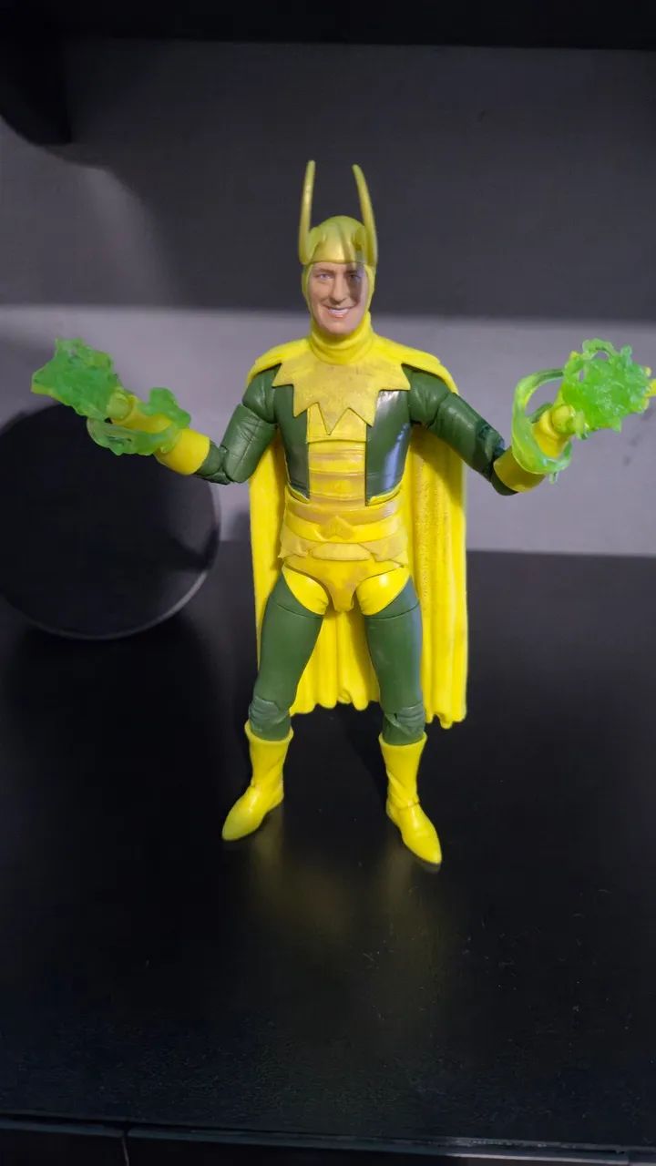 Figura de Ação Loki série 