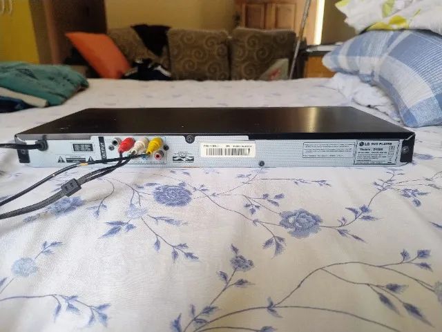 DVD Player LG586 com entrada USB e 2 entradas para karaokê - Foto 2