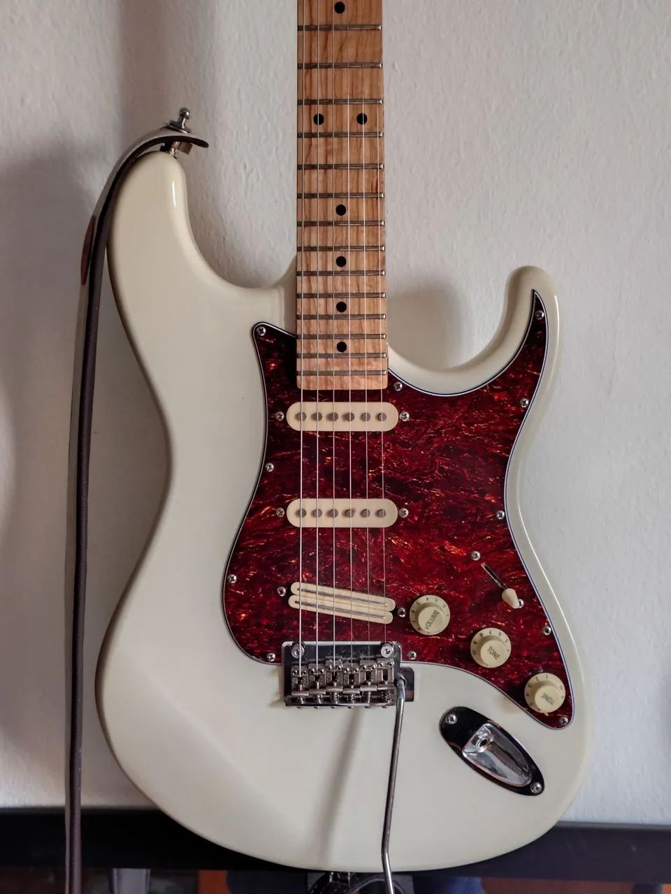 Guitarra Tagima t-635