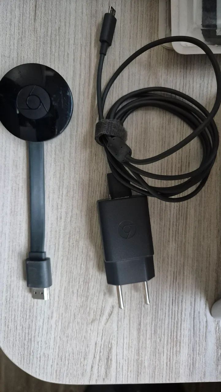 Chromecast Gen2 com carregador e cabos originais 