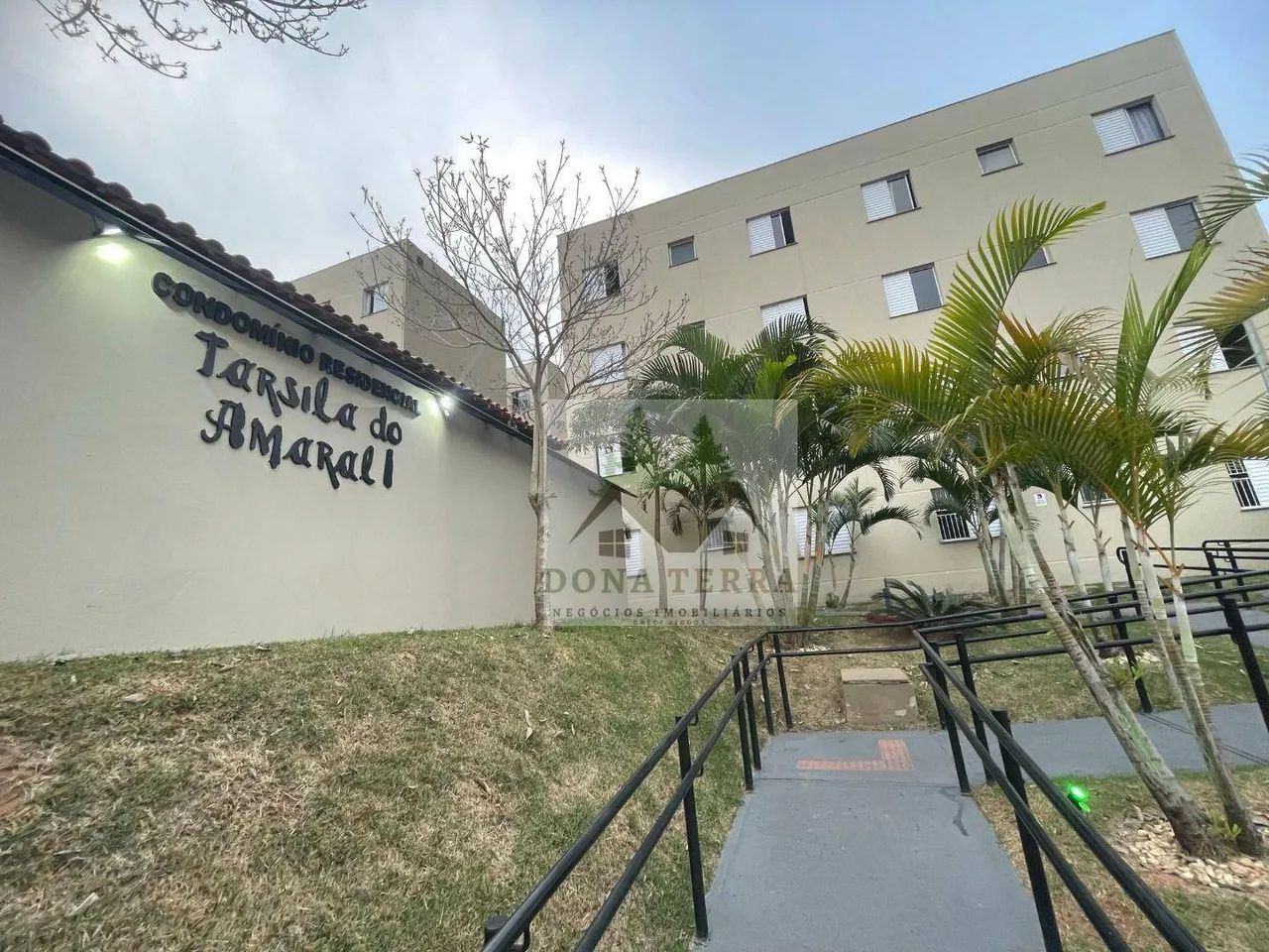 Apartamento com 2 dormitórios para alugar, 49 m² por R$ 1.600,00/mês - Tarsila do Amaral I