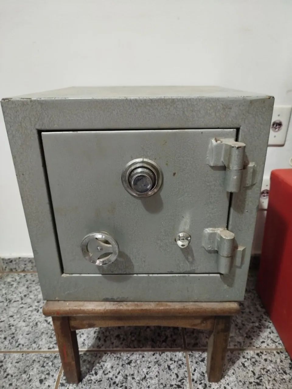 Cofre com Trava e Chave, Altura 39cm, Largura 40cm, Comprimento 40cm, - Foto 3