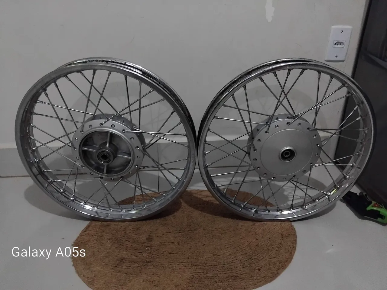 Vendo o par de roda original