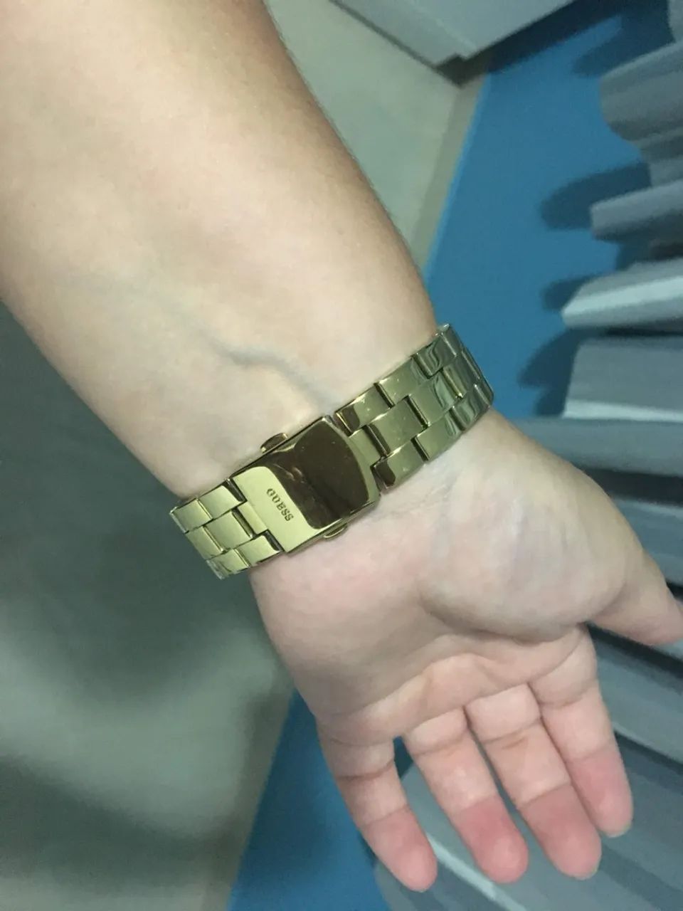 Relógio Guess Feminino Dourado - Foto 3
