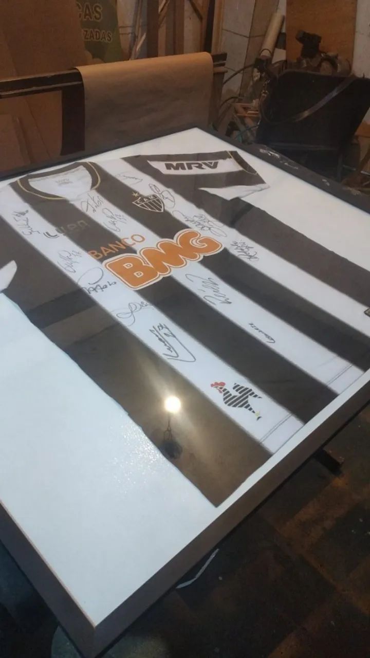 quadro porta camisa 85 x85 cm - Foto 4