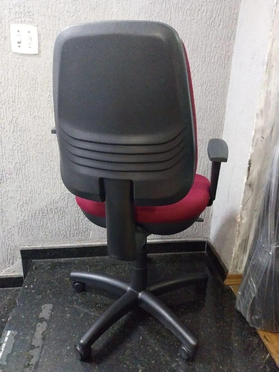 Cadeira Presidente Rodhes para Escritório - Foto 4