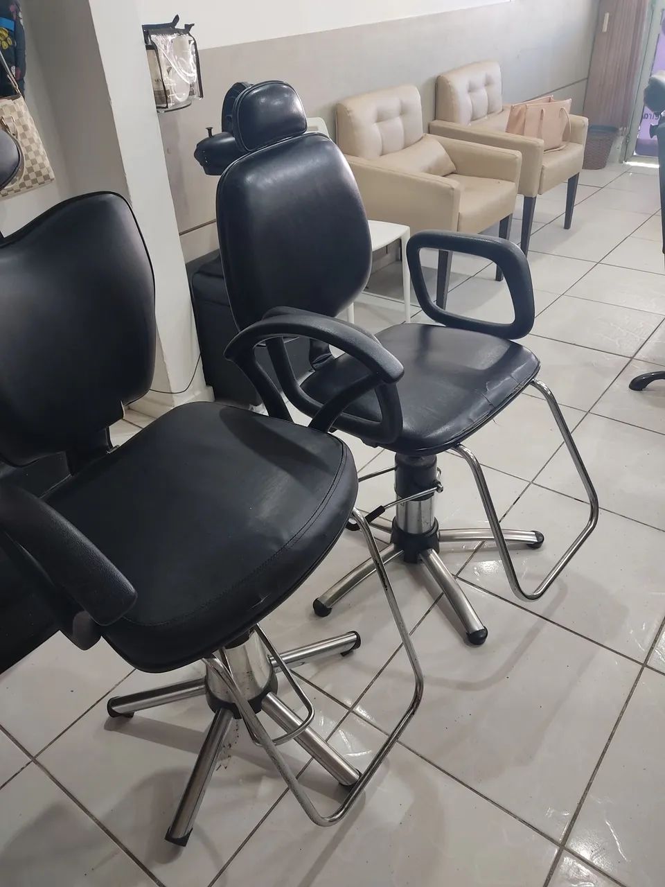 2 Cadeiras de salão de beleza - Preta - Usada