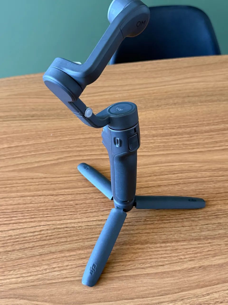 Estabilizador Dji Osmo Mobile 6 Gimbal Bluetooth - Foto 2