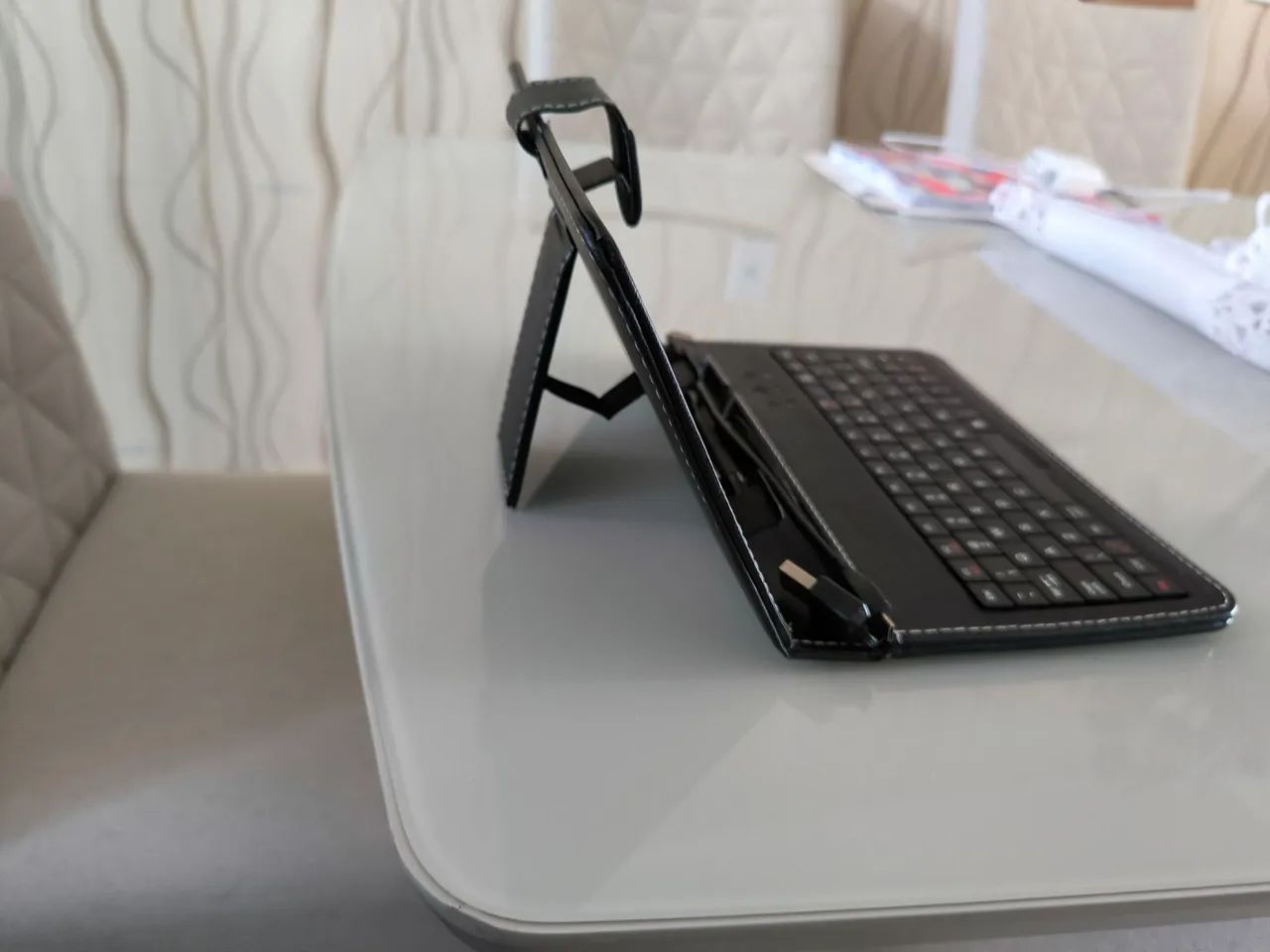Tablet com Teclado e Stylus - Foto 2