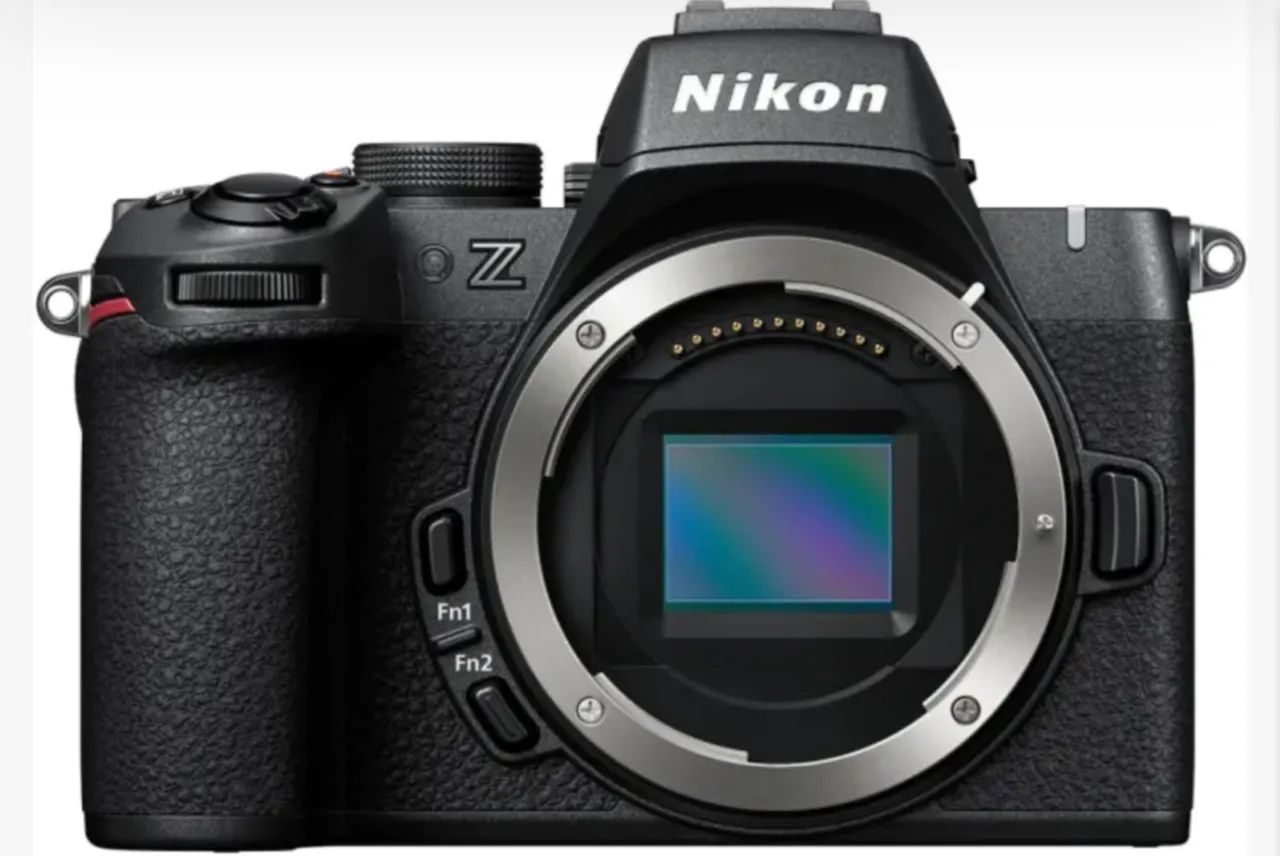 Nikon Z50II + 24mm f/1.7 DX + Bateria extra original + Carregador