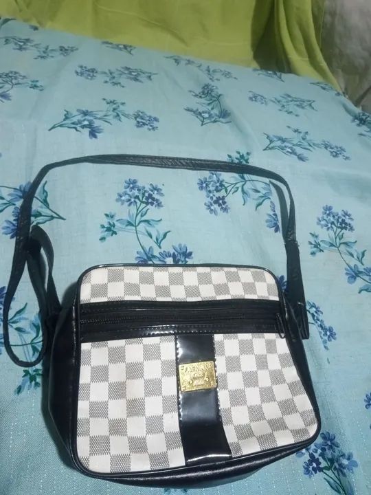 Bolsa de Ombro Preta e Branca Fashion 