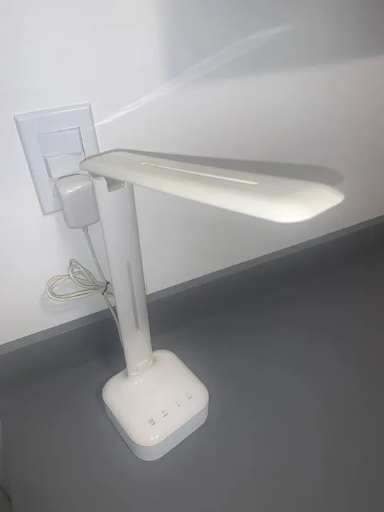 Luminária de mesa ajustável - Foto 2