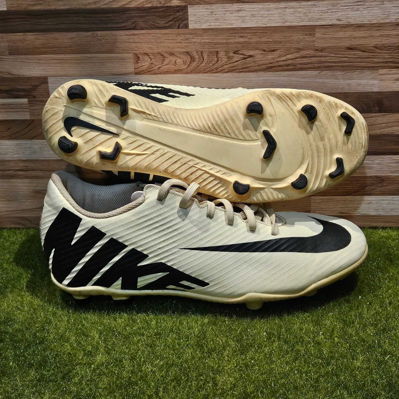 Chuteira Nike Mercurial 40 de Campo