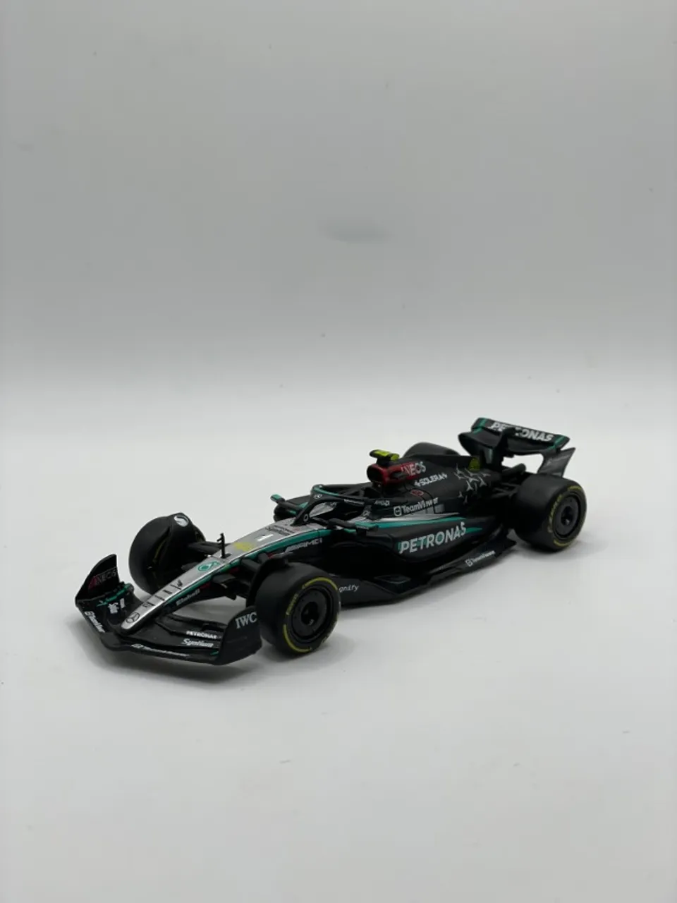 Miniatura Burago F1 Mercedes F1W15 2024 (Lewis Hamilton)