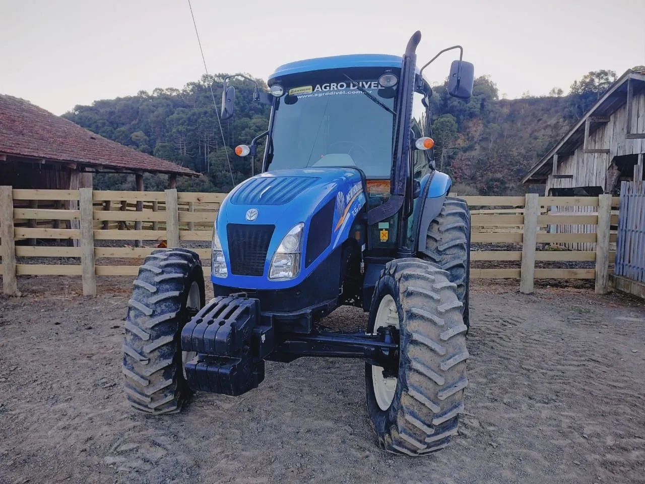 Trator New Holland TL5.90
