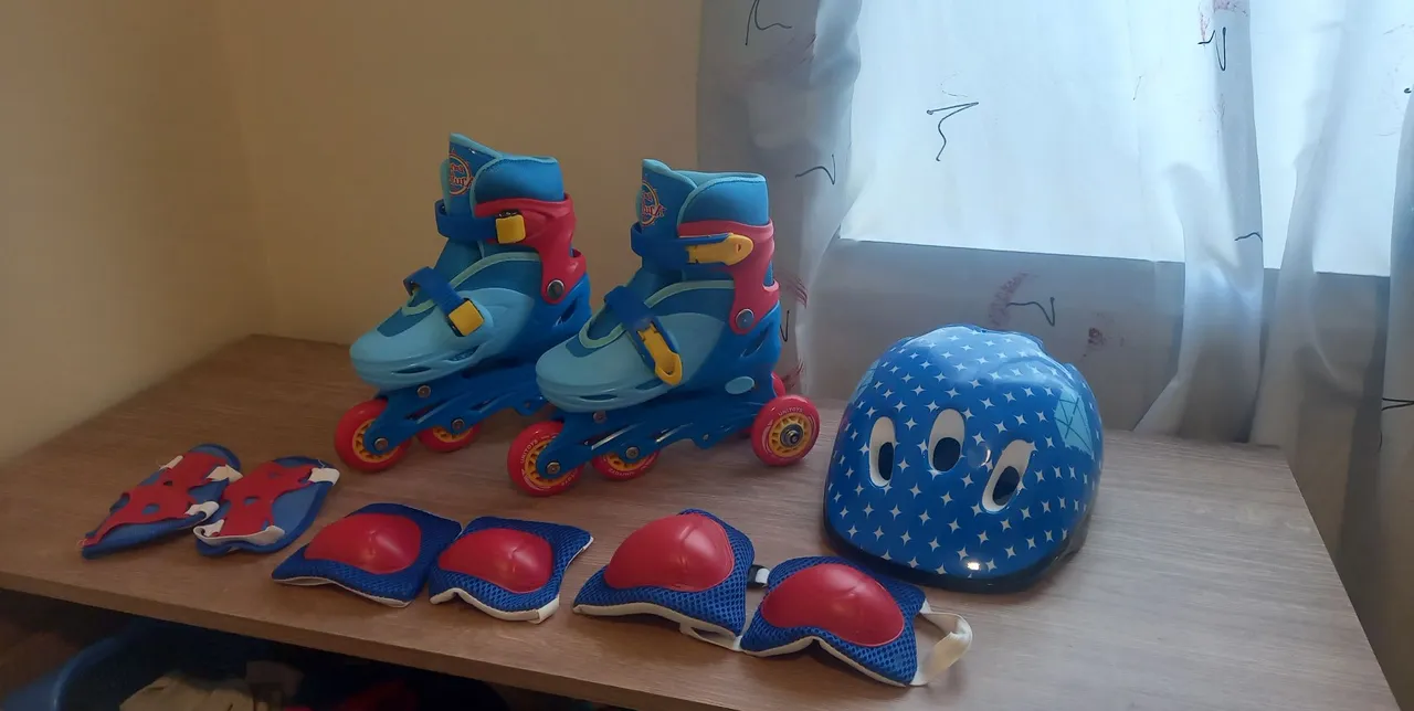 Patins Infantil + Kit de Proteção + Capacete