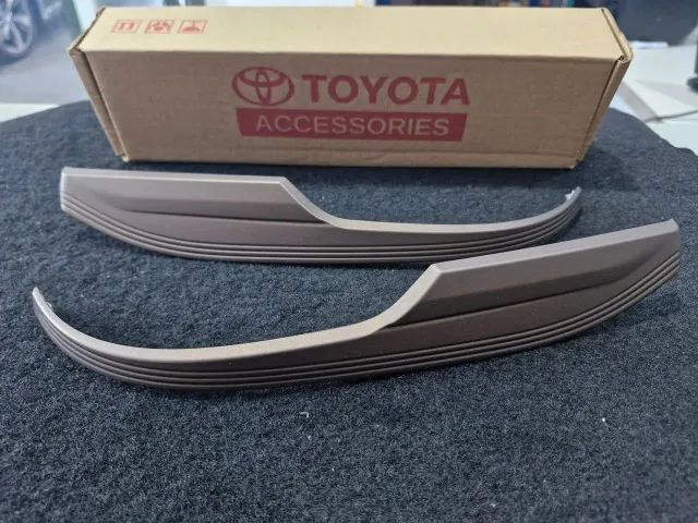 Par Aplique do retrovisor com pisca marrom Toyota corolla Cross 2022 a 2024 Original