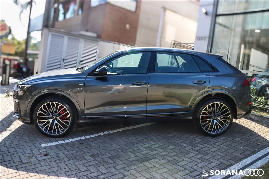 Audi Q8 Perf.bl. 3.0 TFSI Coupe Quat. S-tron. 2025 - Foto 4
