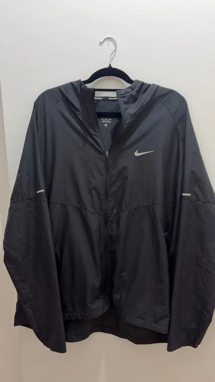 Casaco corta vento nike preto