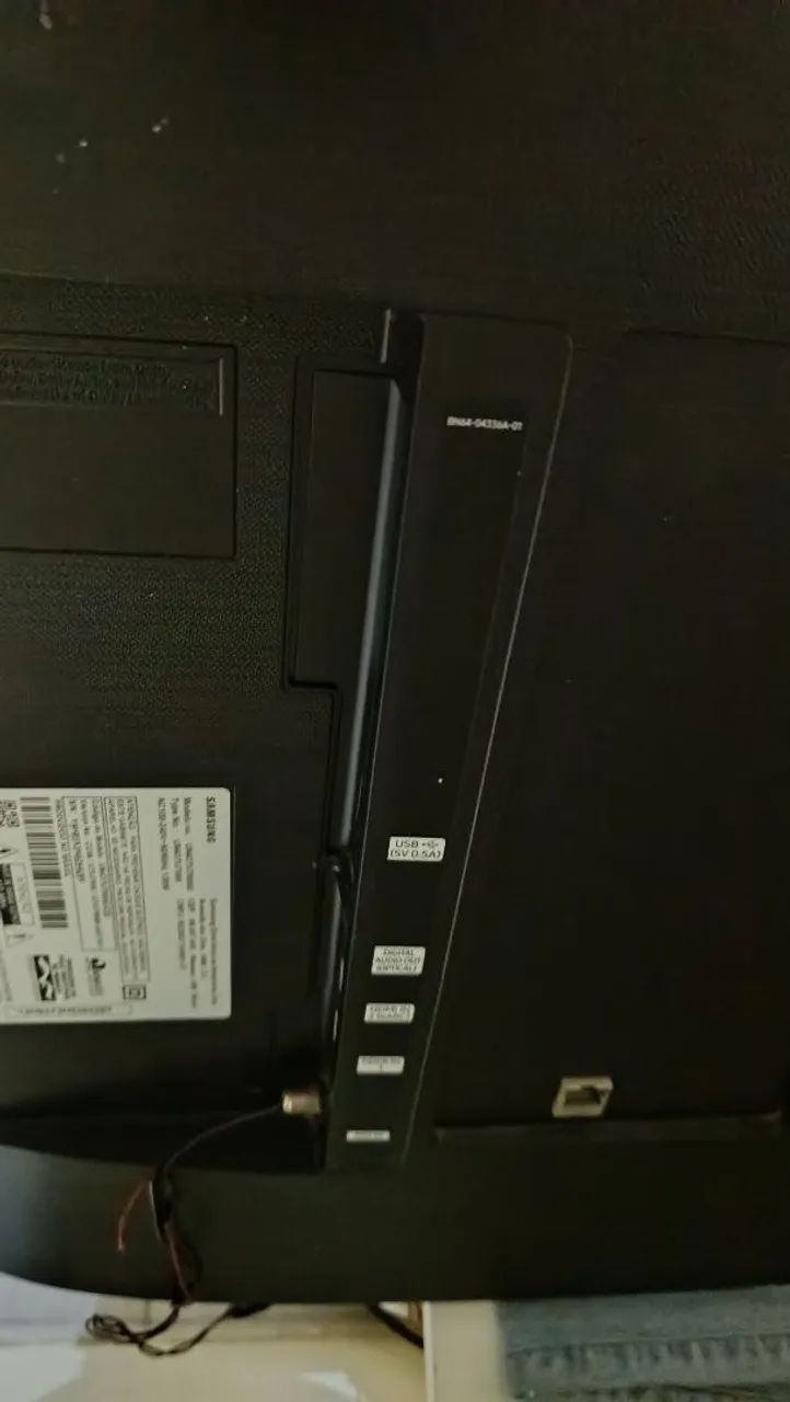 Vendo tv Samsung série 7 de 43 polegadas, tem bloothoch.. - Foto 2