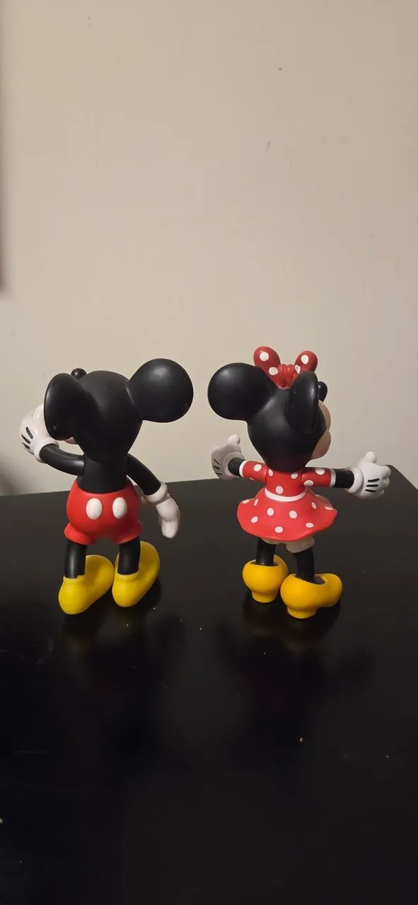 Par de Bonecos Mickey e Minnie Mouse Articulados - Vinil Disney - Foto 2