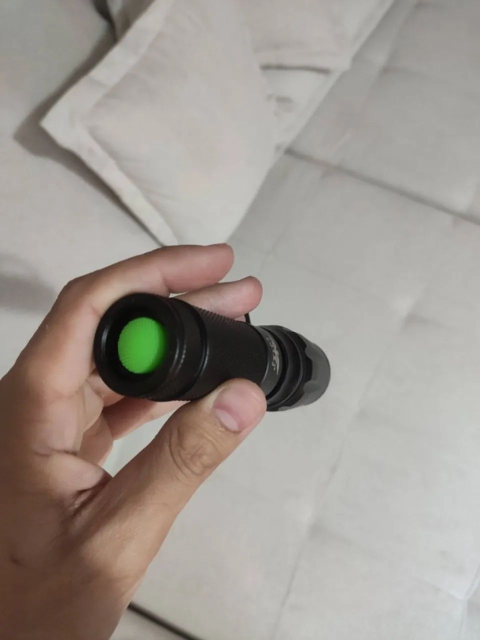 Lanterna Tática LED X900 com Zoom Ajustável e Alça de Pulso - Foto 3