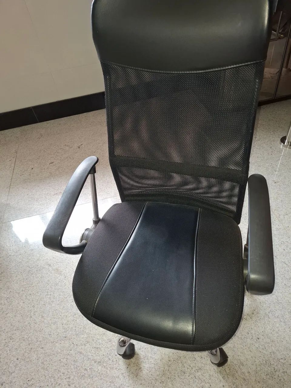 Cadeira de escritório nova. - Foto 3