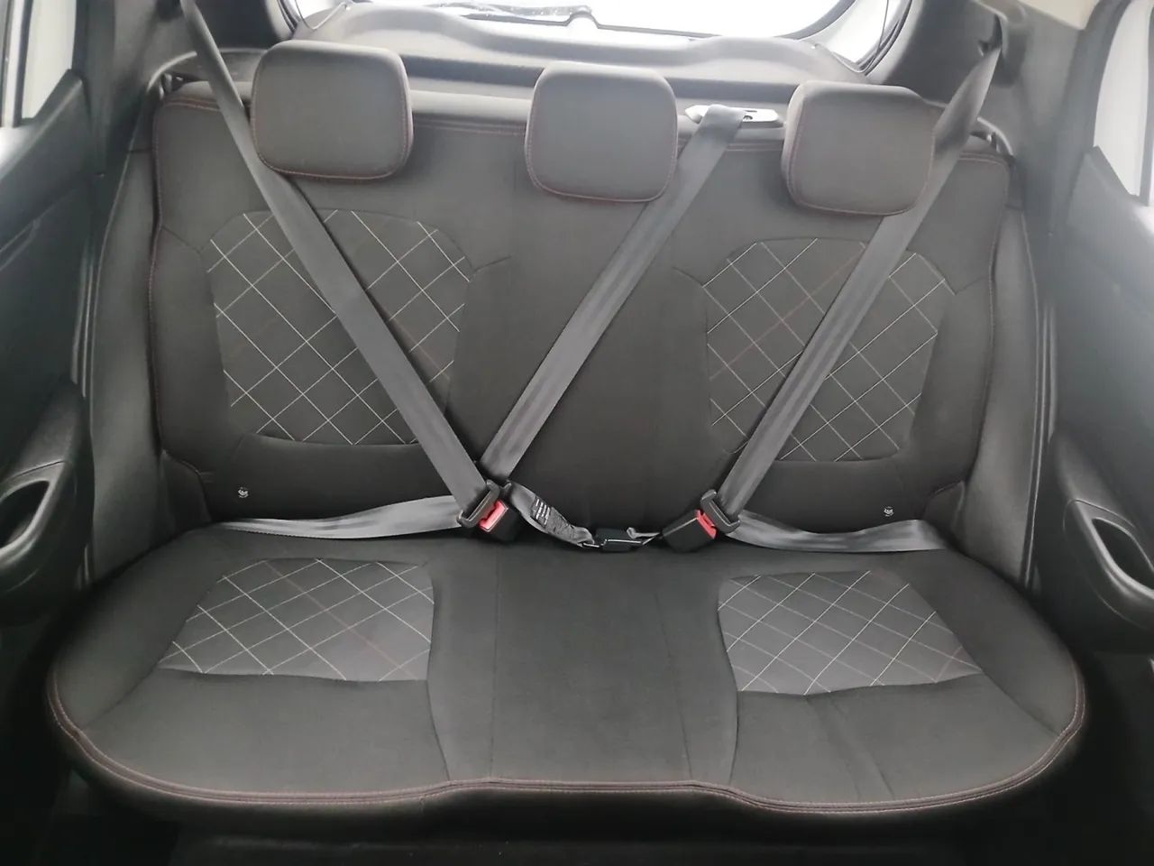 Renault Kwid 1.0 Zen, foto 18 de 18