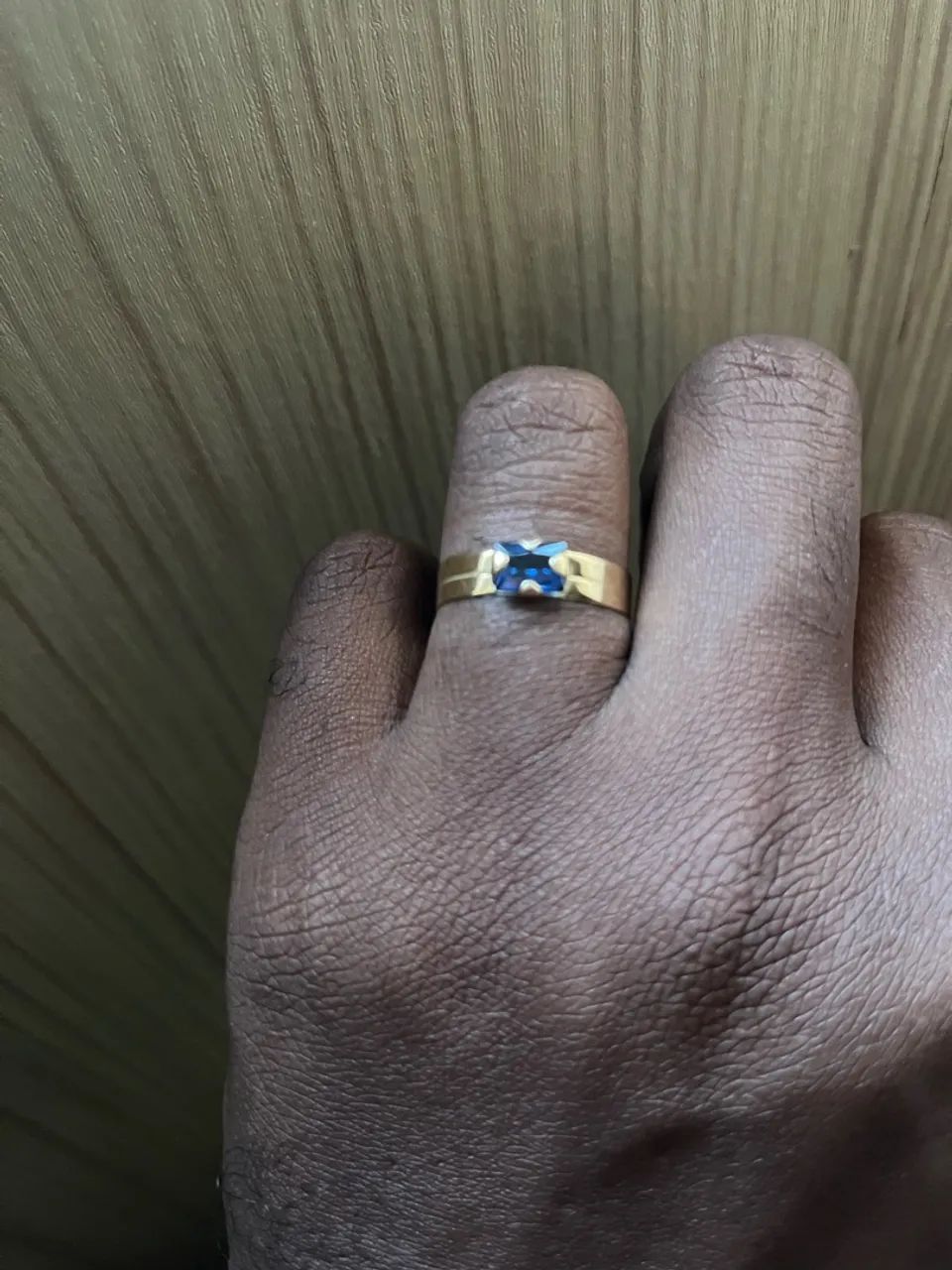 Vendo Anel ouro 18k com pedra Azul - Foto 3