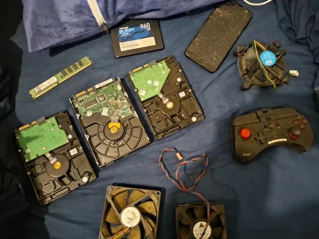 LOTE DE ELETRÔNICOS DESFUNCIONAIS