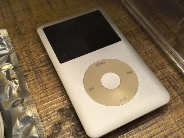 iPod Classic 7a geração - 256gb - bateria nova, carenagem frontal