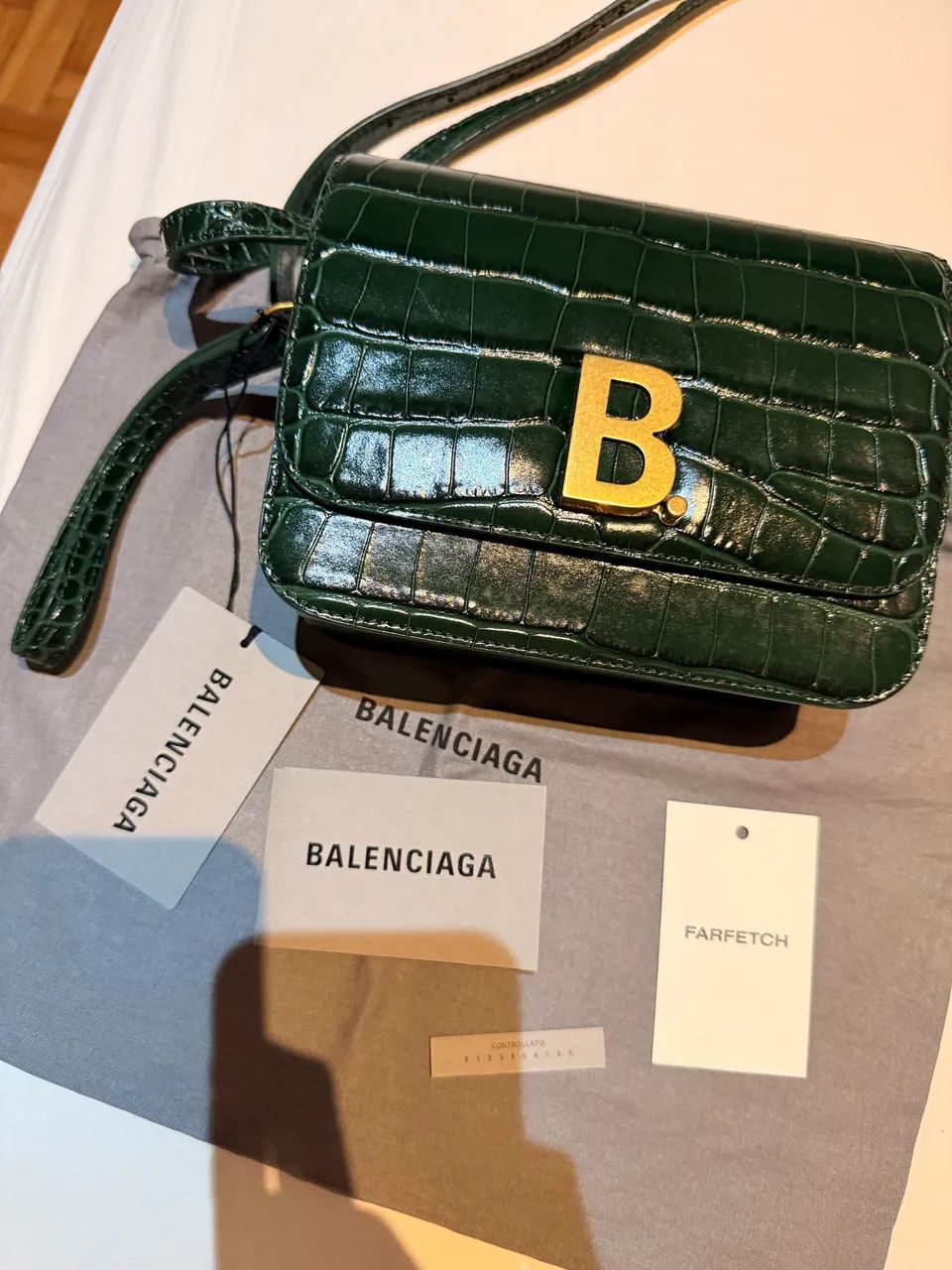 Bolsa Balenciaga com pele de crocodilo - Original e nova  - Foto 3