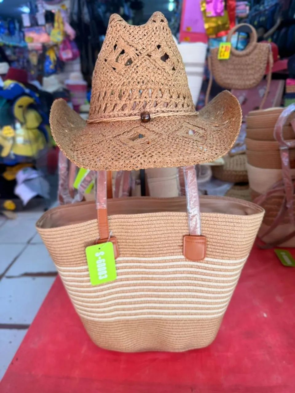 Bolsa e chapéu de praia - Foto 2