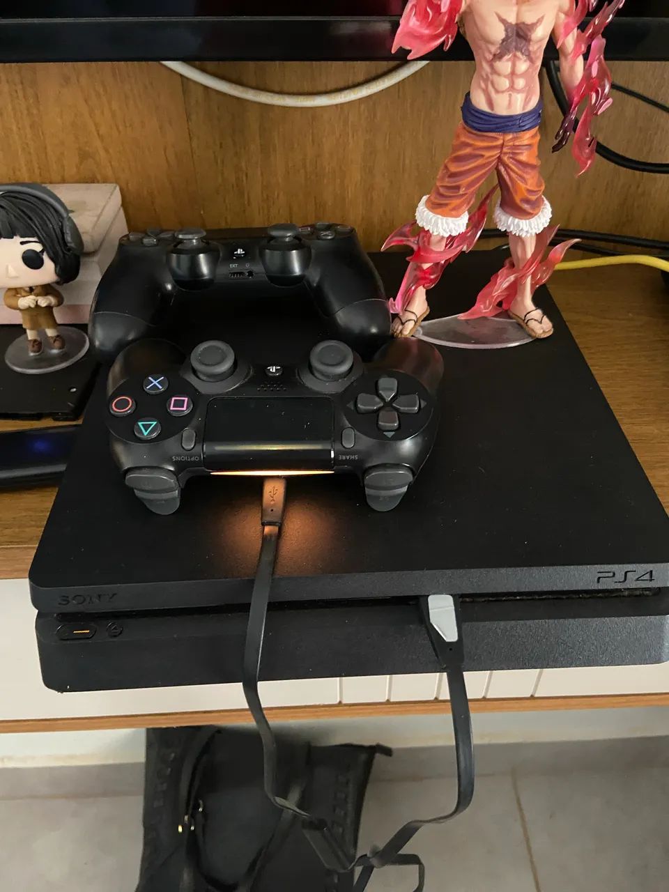 PLAYSTATION 4 1TB