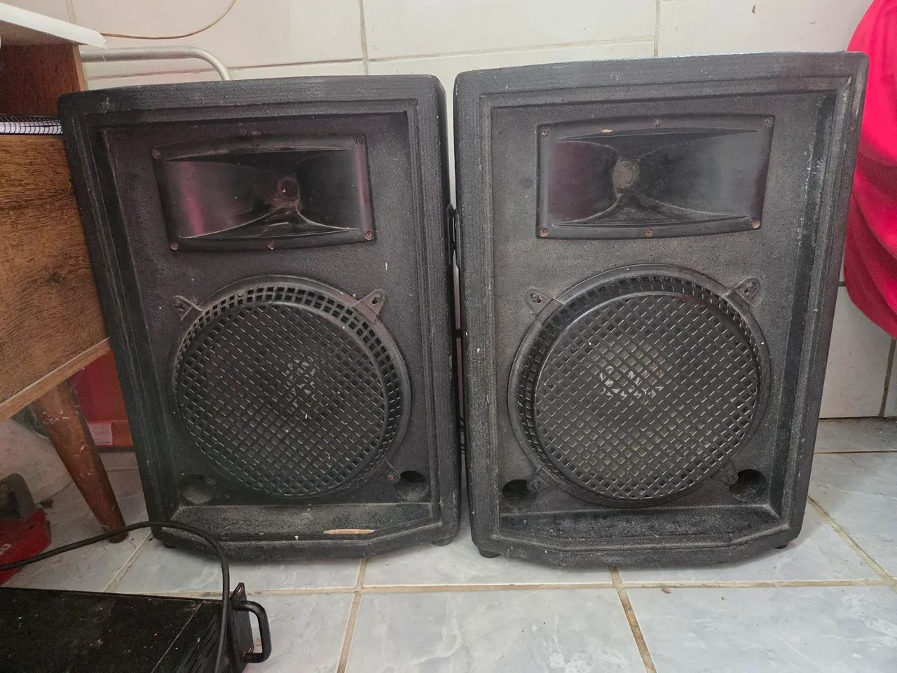 2 caixas de som - 225 cada