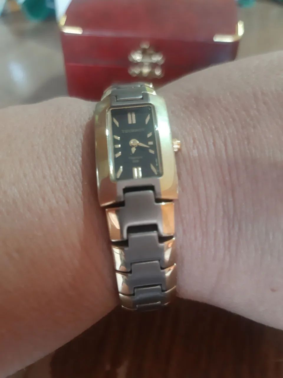 Vendo Relógio Feminino Technos Original. Linha "Titanium" - Foto 3
