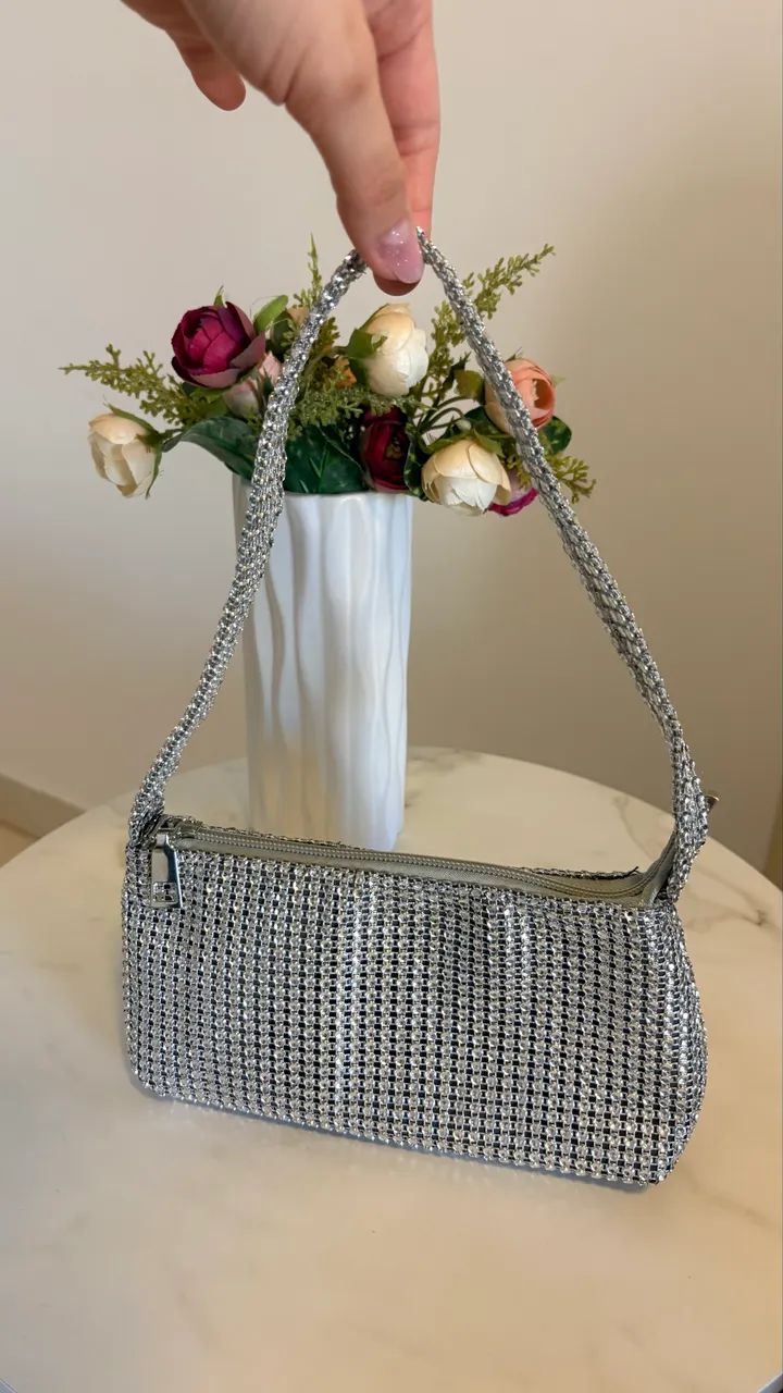 Bolsa de Ombro Prata com Brilho  - Foto 2