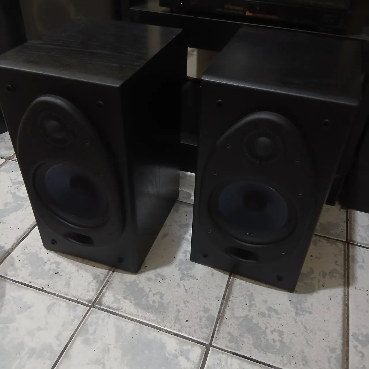 Caixas Polkaudio RT 35i Funcionando.  - Foto 5