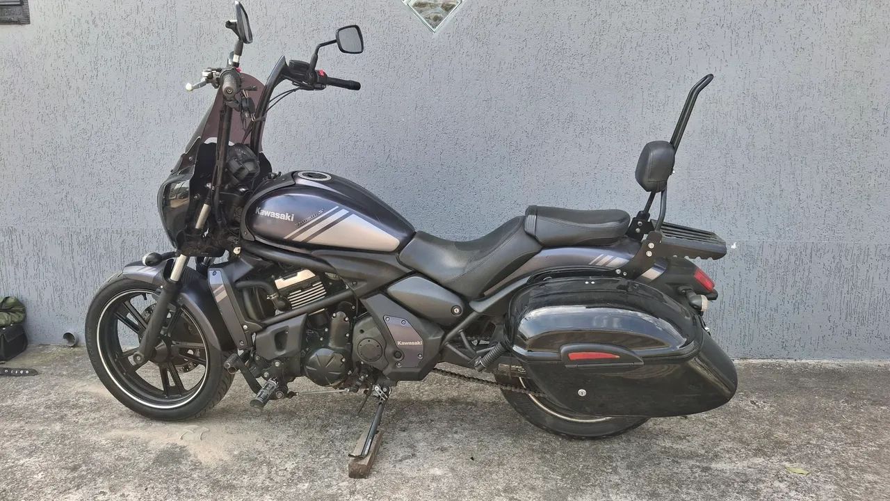 Moto com vários acessórios  - Foto 3