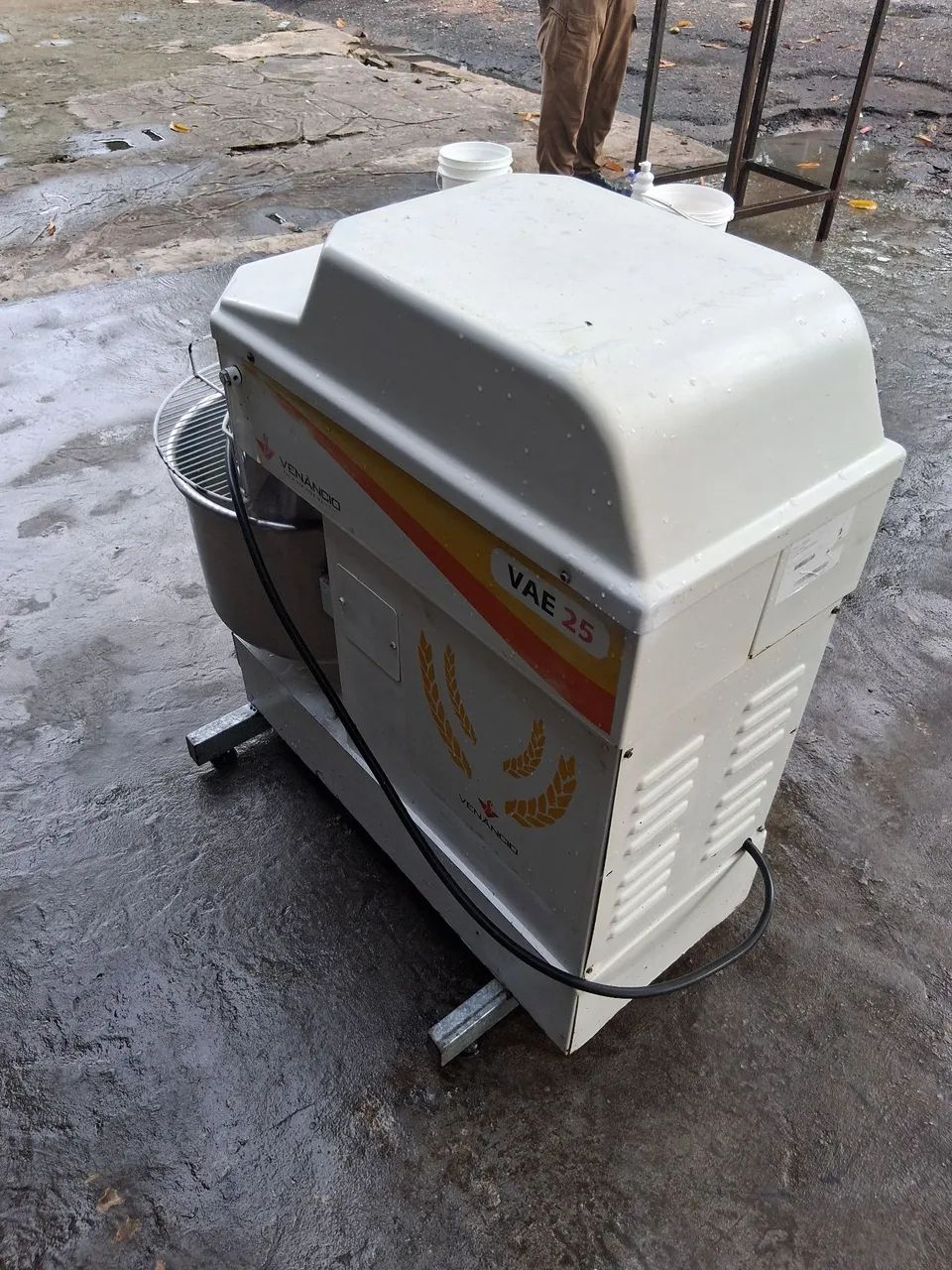 Amassadeira Venâncio VAE25 kg 220v - Foto 2