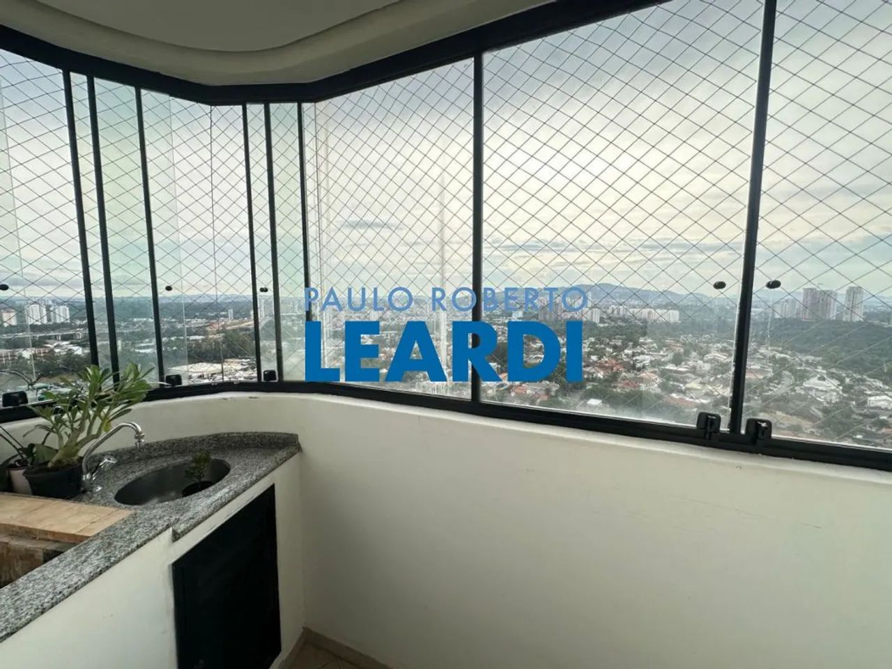 APARTAMENTO - ALPHAVILLE - SP