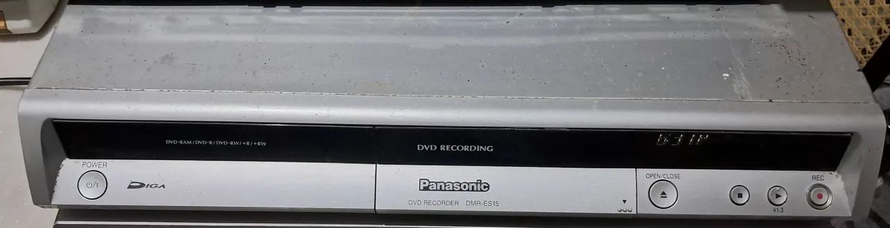 Gravador de DVD Panasonic DMR-ES15 com controle