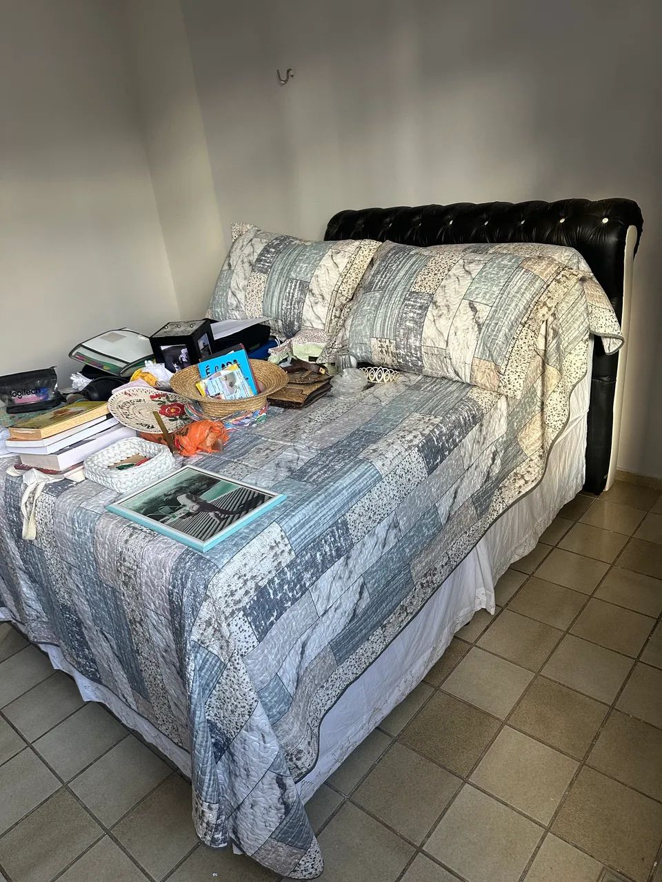 cama de casal com colchão e cabeceira estofada - Foto 3