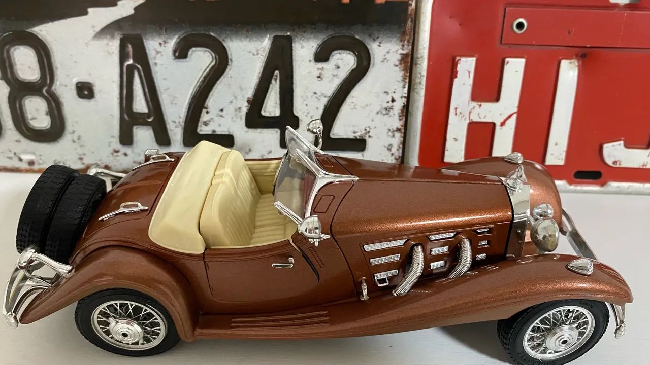 Miniatura Mercedes-Benz 1/18  - Foto 4