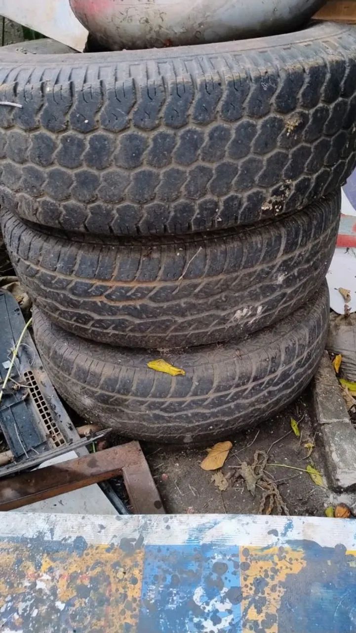 4 rodas com pneus aro 15 235/75 - Foto 4