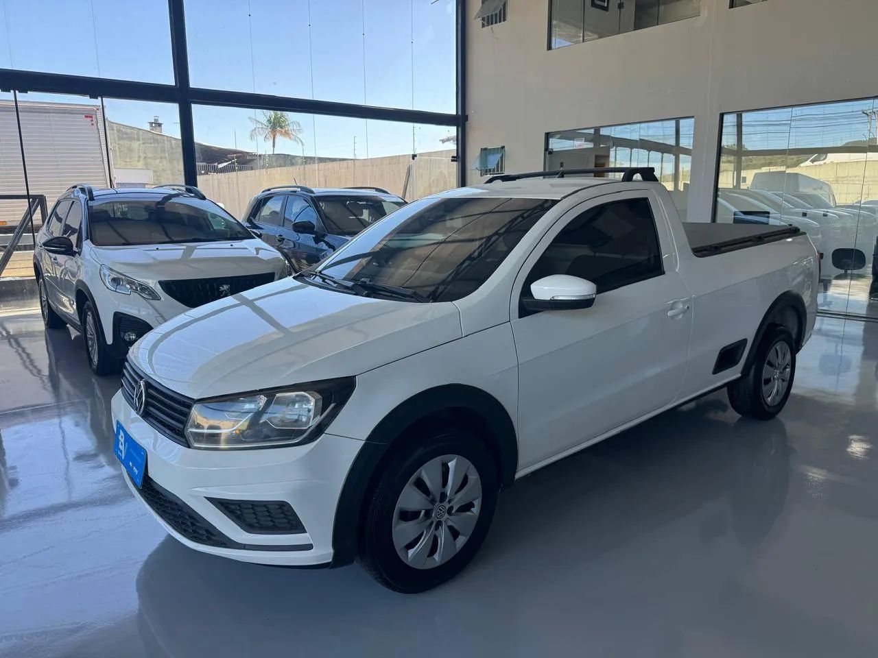 Volkswagen Saveiro Trendline 1.6 T.flex 8V 2017 - Foto 2
